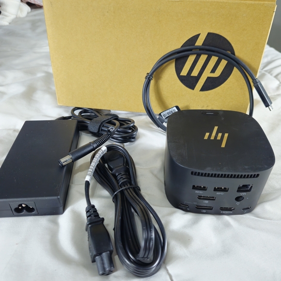 HP Black Docking Station with Gold Logo